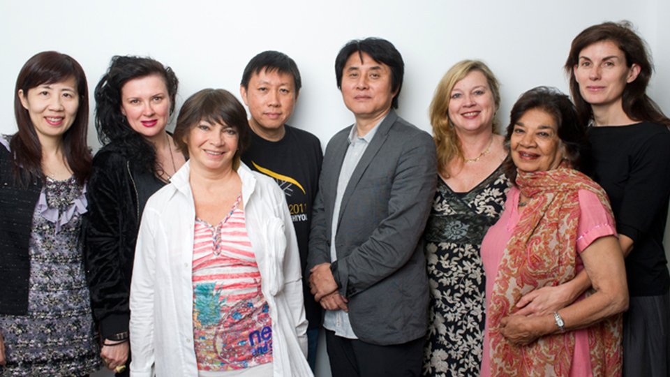 Wang Qun (People’s Republic of China), Maxine Williamson (APSA - Artisitic Director), Jocelyne Saab (Lebanon), Philip Cheah (Singapore), Hong-Joon Kim (Republic of Korea), Anne Démy-Geroe (Australia), Aruna Vasudev (India) and Kathryn Weir (Australia).