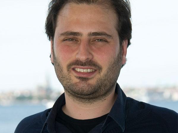 Enis Köstepen